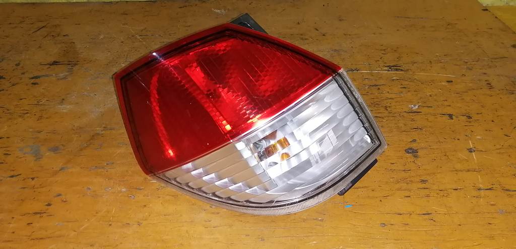 стоп-сигнал Suzuki Solio