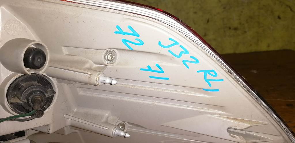 стоп-сигнал Nissan Teana