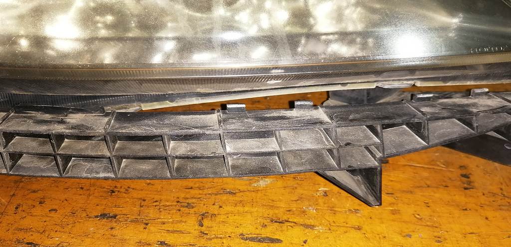 фара Honda Elysion