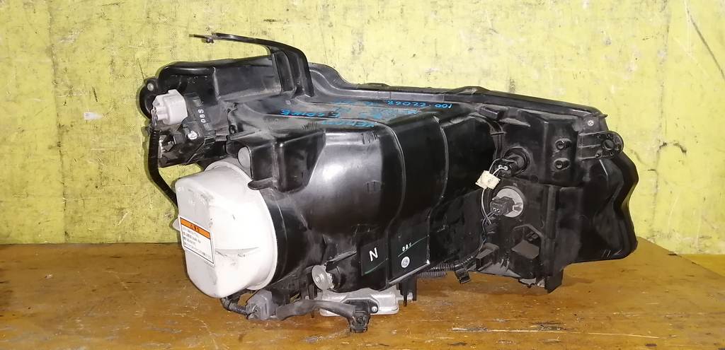 фара Honda Freed Spike