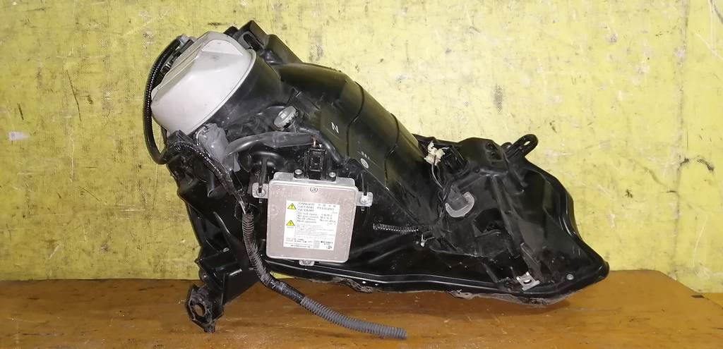 фара Honda Freed Spike