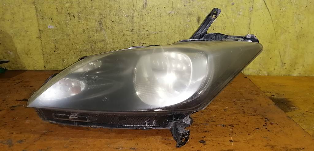 фара Honda Freed