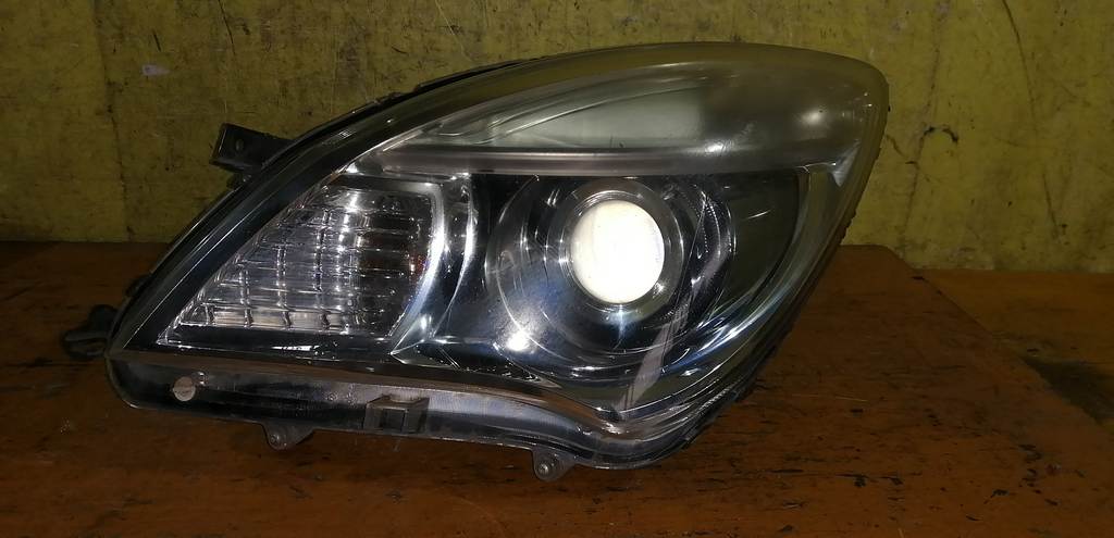 фара Suzuki Solio