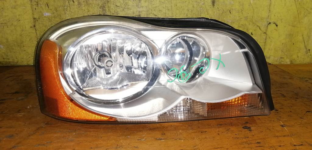 фара Volvo XC90