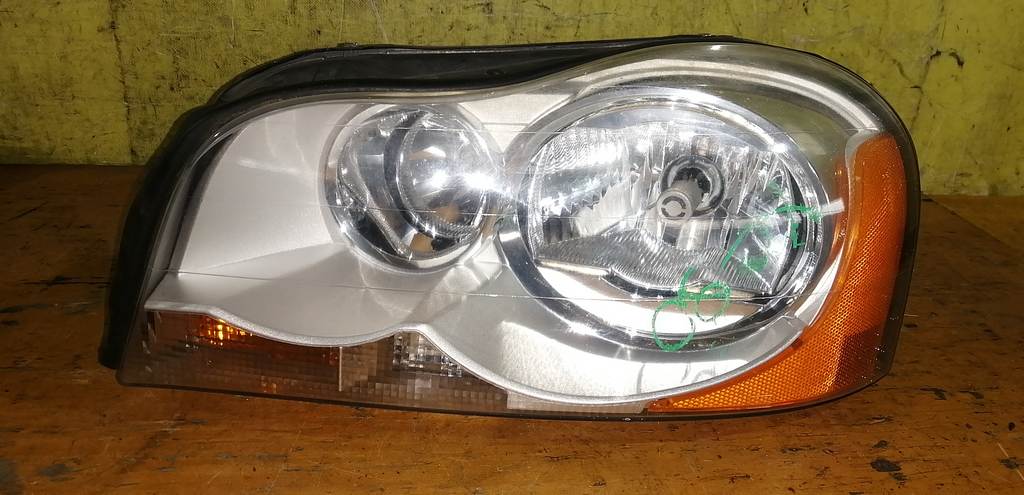 фара Volvo XC90