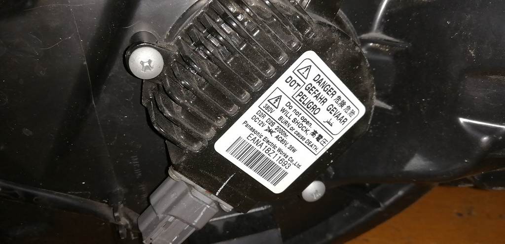 фара Nissan Note