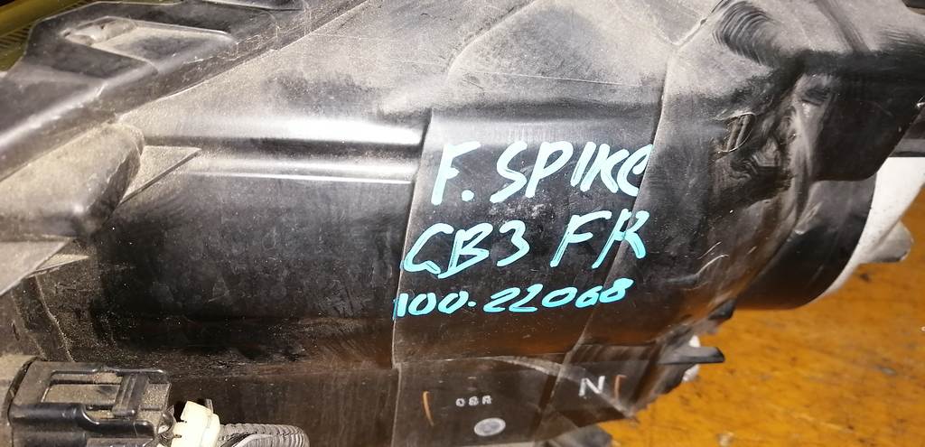 фара Honda Freed Spike