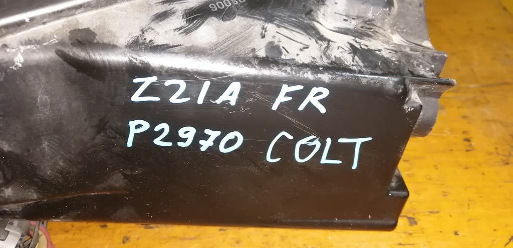 фара Mitsubishi Colt