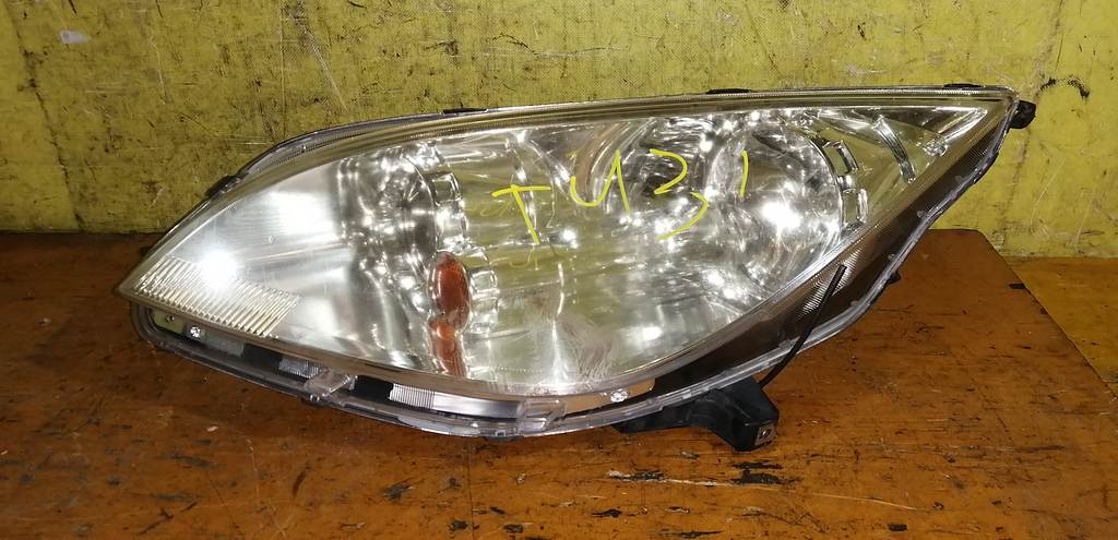 фара Mitsubishi Colt