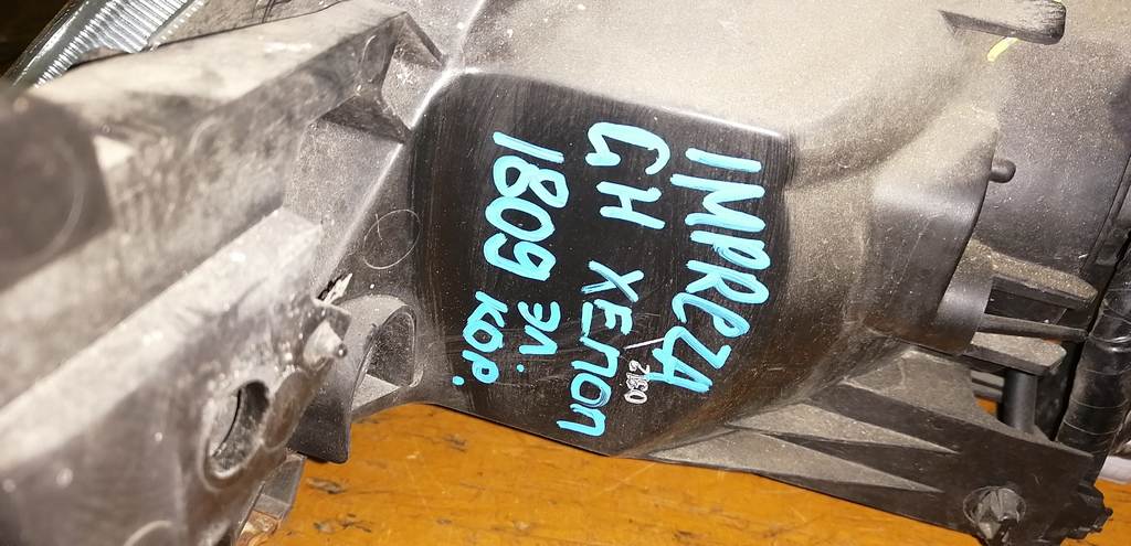 фара Subaru Impreza