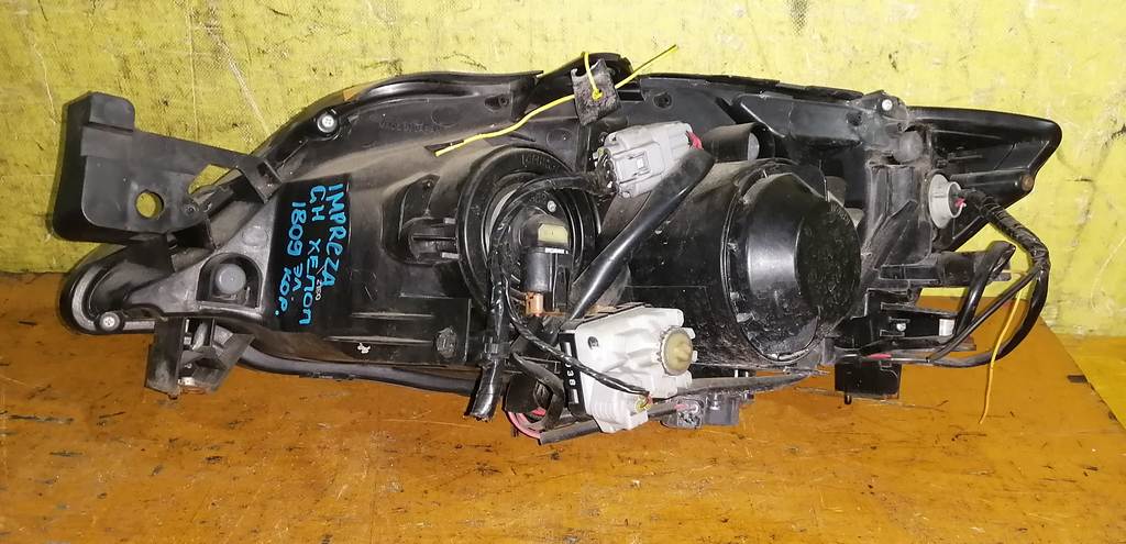 фара Subaru Impreza