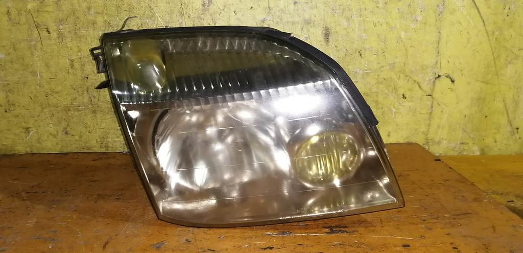 фара Nissan X-Trail