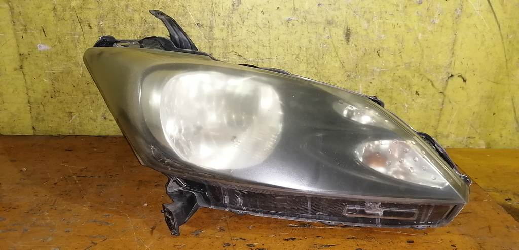 фара Honda Freed