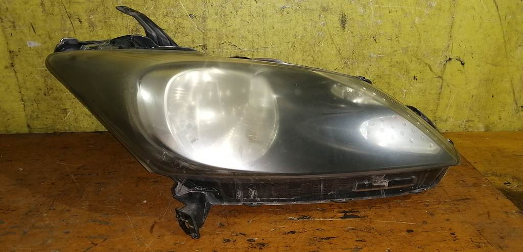 фара Honda Freed