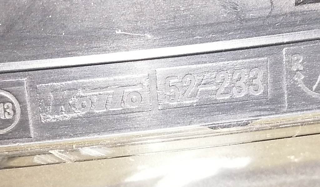 фара Toyota Vitz