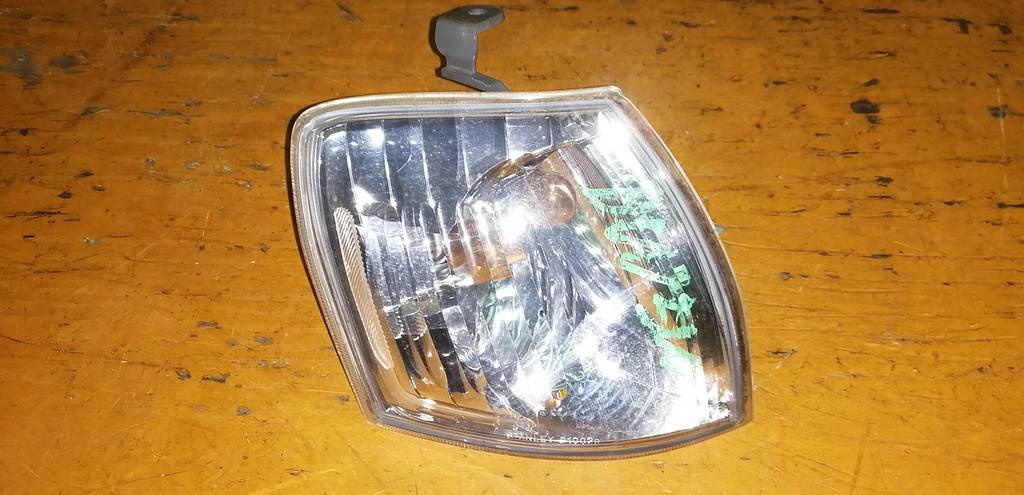 габарит Mazda Demio