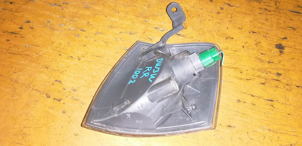 габарит Mazda Demio