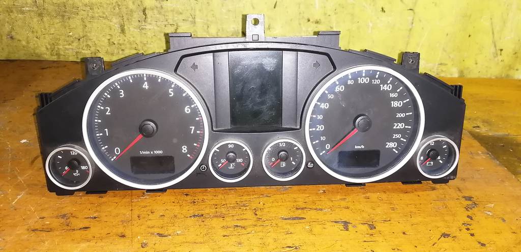 щиток приборов Volkswagen Touareg