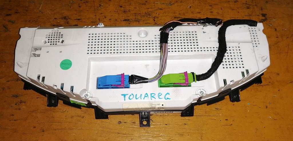 щиток приборов Volkswagen Touareg