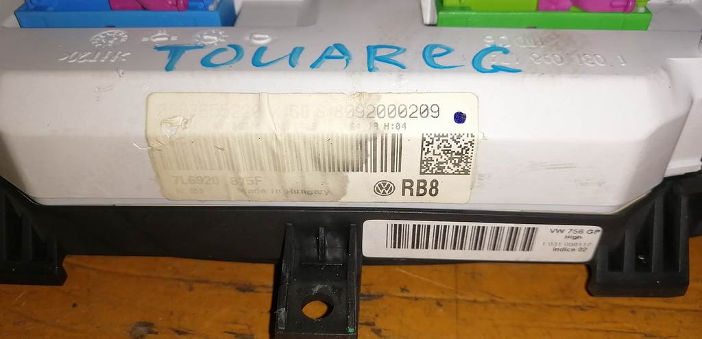 щиток приборов Volkswagen Touareg