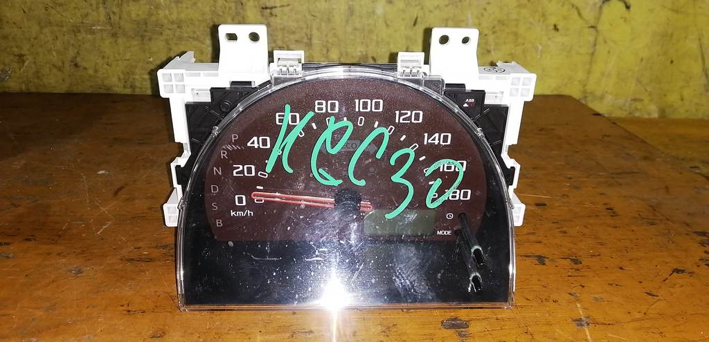 щиток приборов Toyota Passo