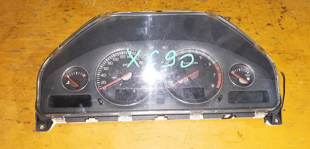щиток приборов Volvo XC90