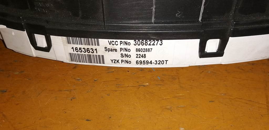 щиток приборов Volvo XC90