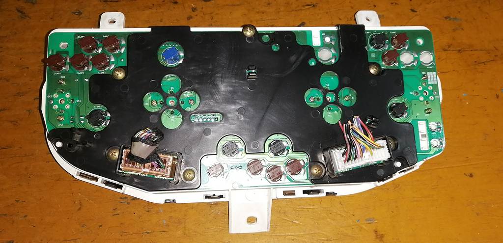 щиток приборов Nissan Cube