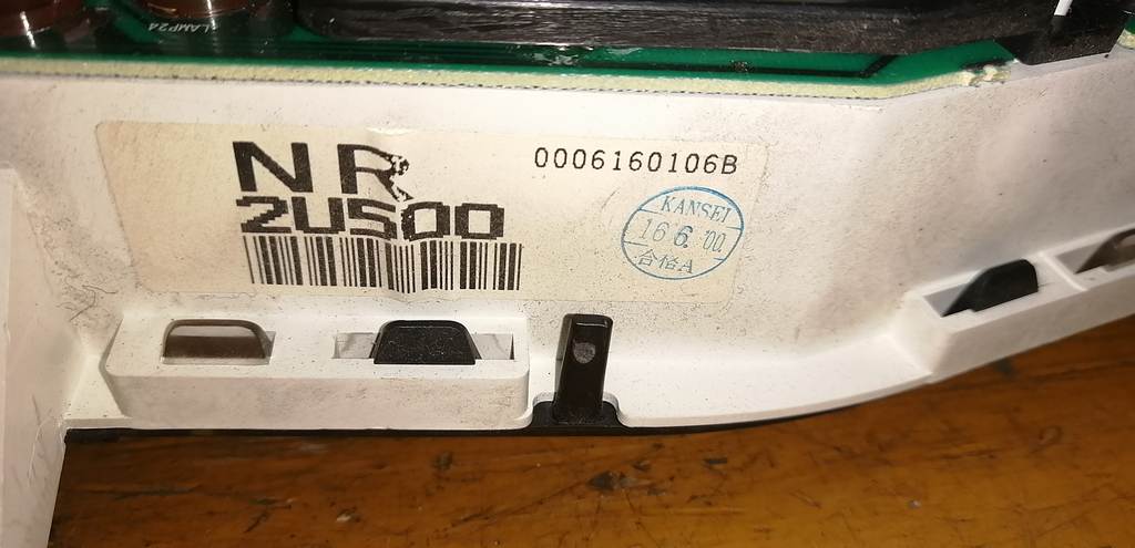 щиток приборов Nissan Cube