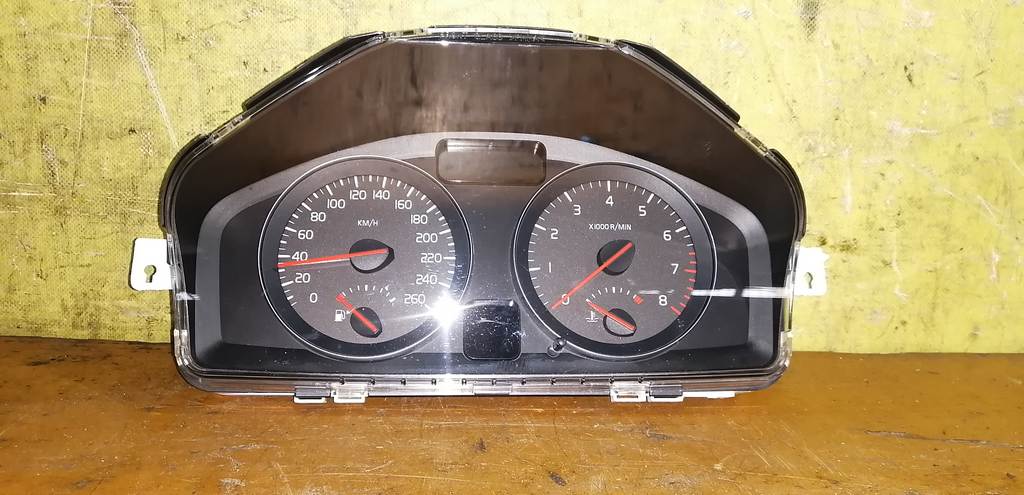 щиток приборов Volvo S40