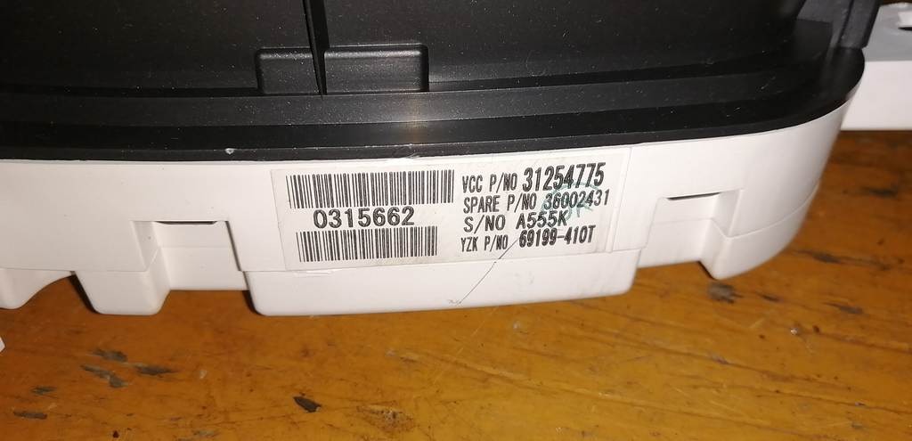 щиток приборов Volvo S40