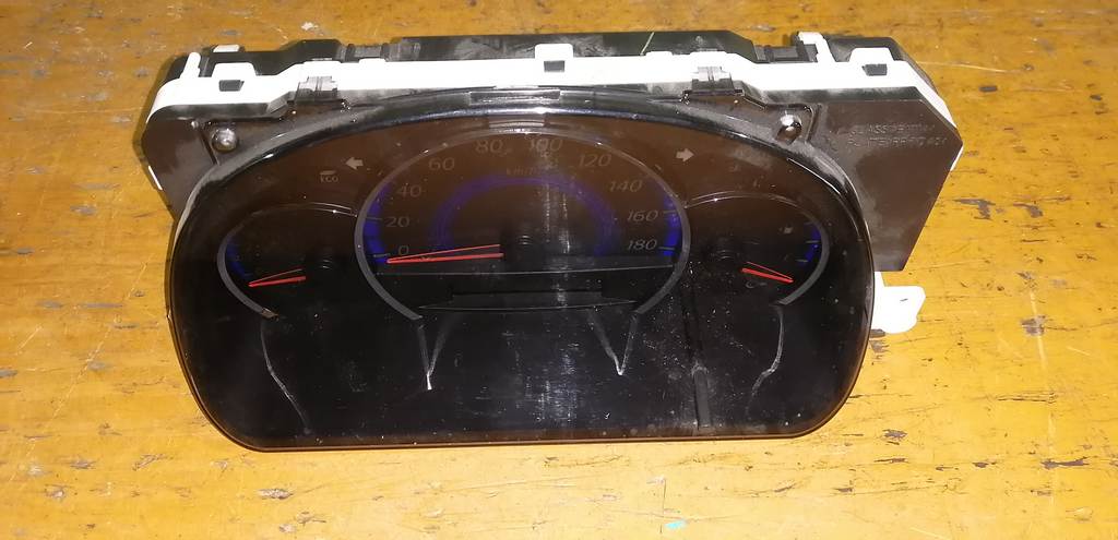 щиток приборов Suzuki Solio