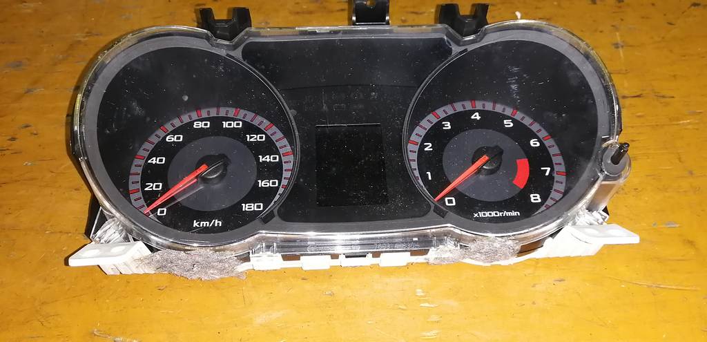 щиток приборов Mitsubishi Outlander