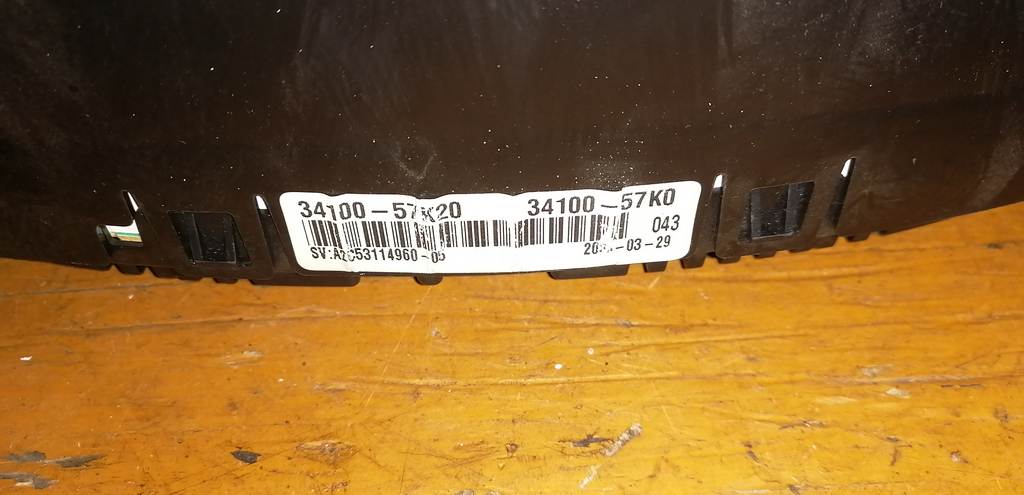 щиток приборов Suzuki Swift