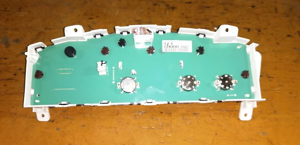 щиток приборов Nissan Presage