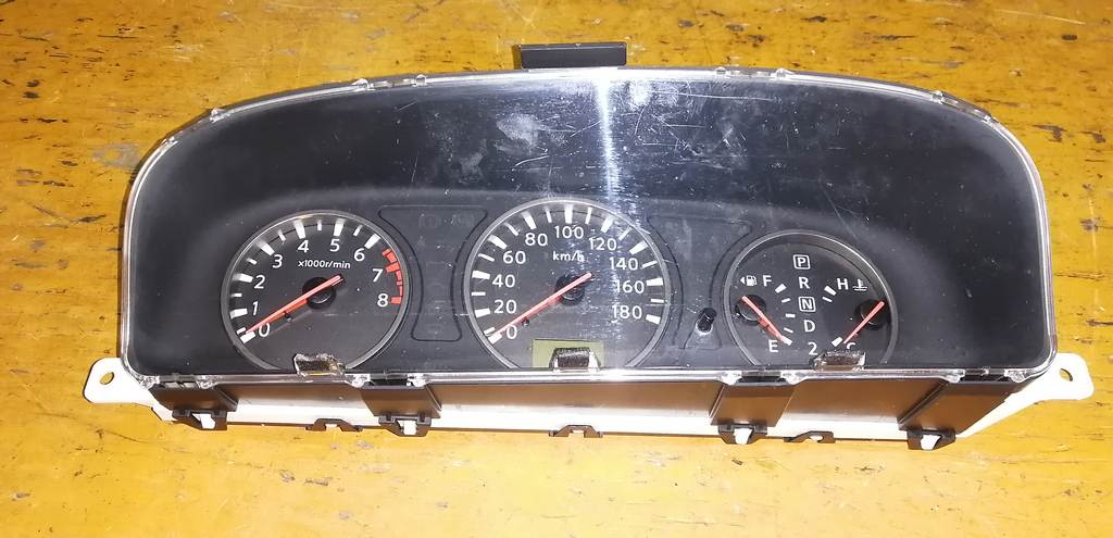 щиток приборов Nissan X-Trail