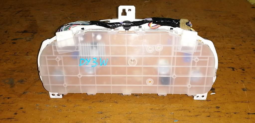 щиток приборов Mazda Demio