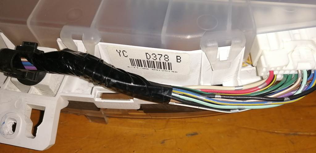 щиток приборов Mazda Demio