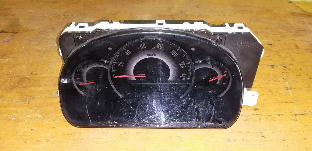 щиток приборов Suzuki Palette