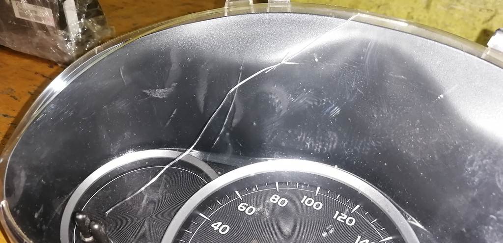 щиток приборов Toyota Vitz