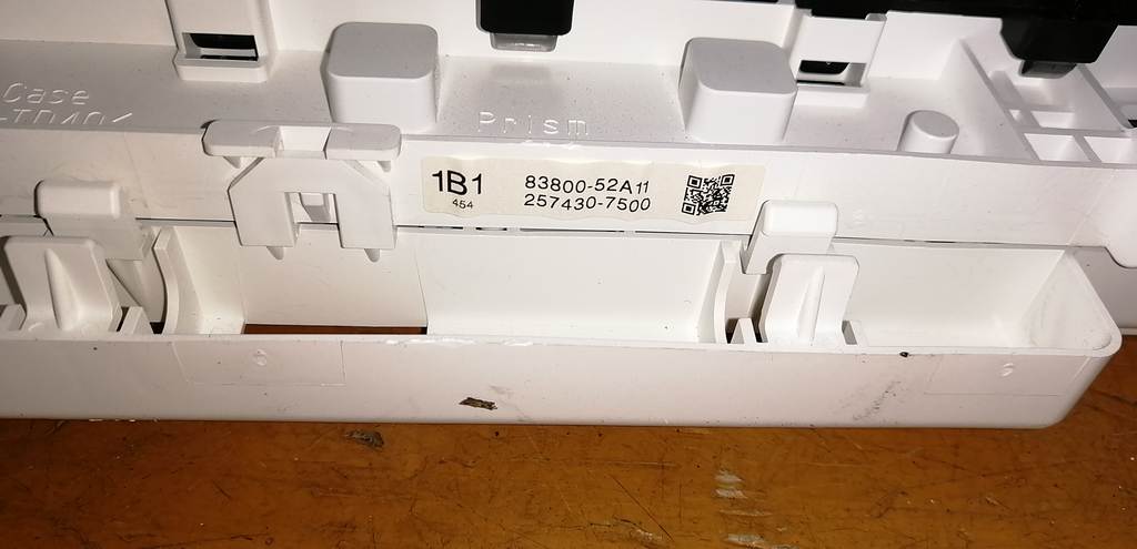 щиток приборов Toyota Vitz