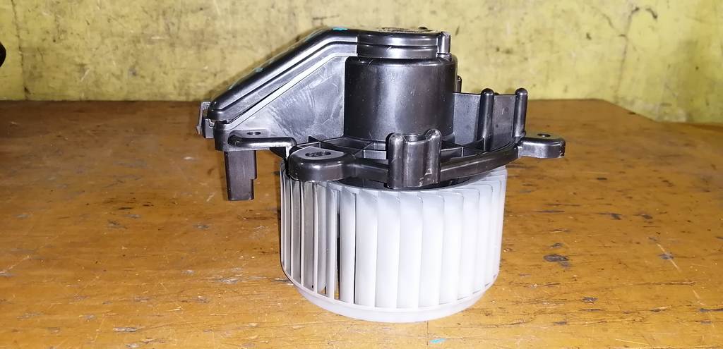 мотор печки Suzuki Palette