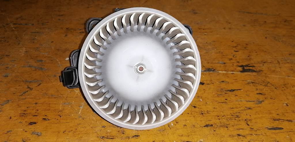 мотор печки Suzuki Palette