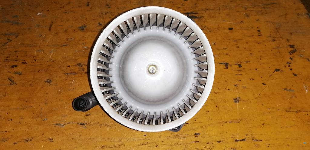 мотор печки Mitsubishi Outlander