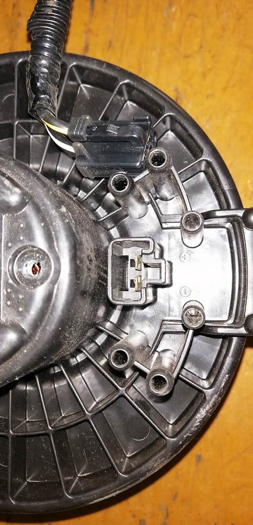 мотор печки Suzuki Solio