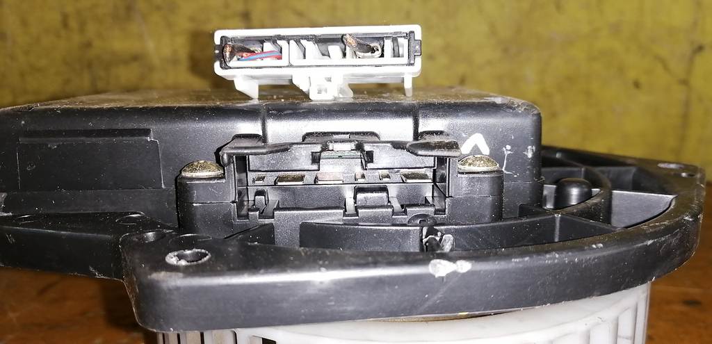 мотор печки Subaru Forester