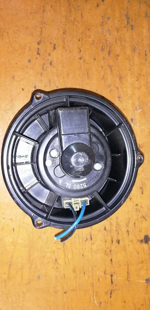 мотор печки Mitsubishi Colt