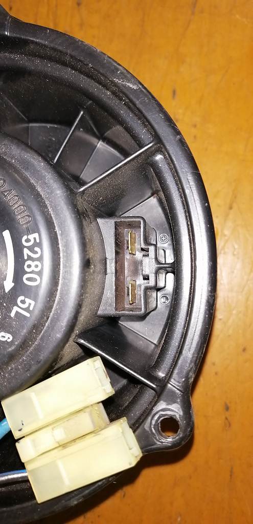 мотор печки Mitsubishi Colt