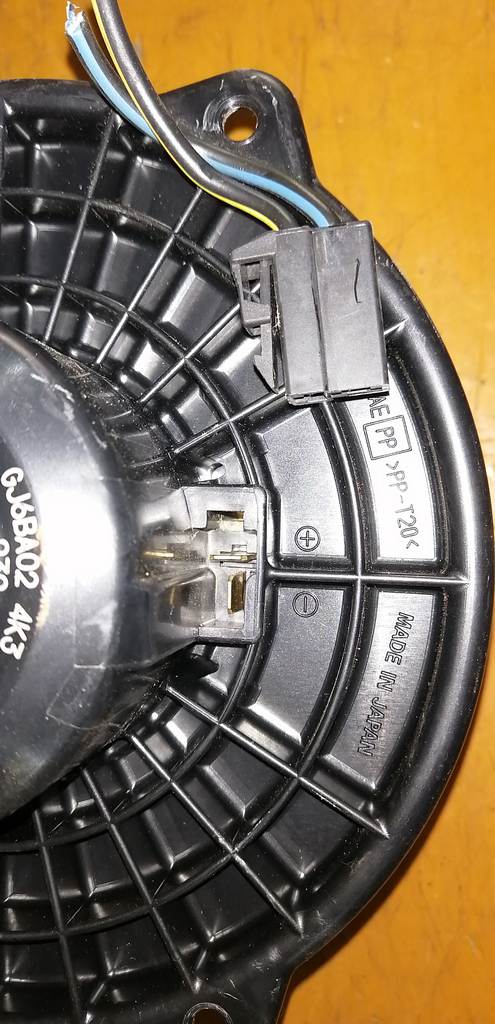 мотор печки Mazda Demio