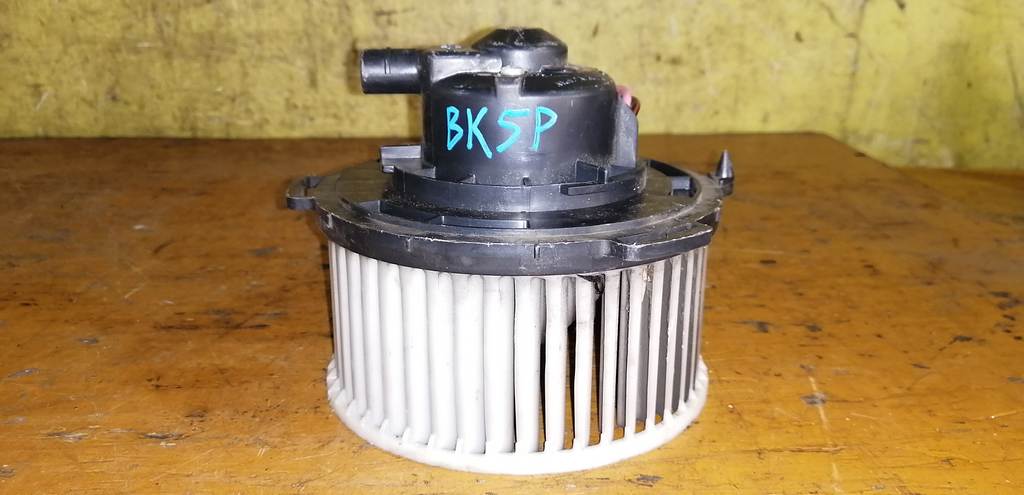 мотор печки Mazda Axela